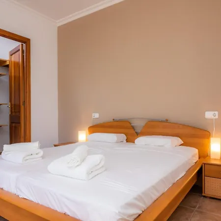 1 Bedroom Home, Picafort Holiday home